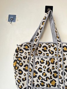 Bolso Tote Ligero Acolchado Estilo Bohemio de Color Liso con Parte Superior Abierta, Gran Capacidad, de Algodón, para Hombro, para Compras, para Mujer, Venta al por Mayor - Product Image 2