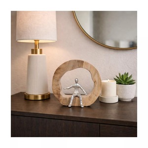 Sculpture circulaire figurative en bois faite à la main, décoration de table, art minimaliste, artisanat pour salon, cadeau - Product Image 1