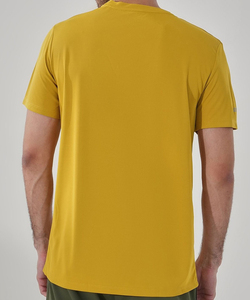 เสื้อยืดผ้าฝ้ายพิมพ์ลายสำหรับผู้ชาย OEM ทรงปกติ แขนสั้น น้ำหนักเบา เสื้อยืดลำลองสำหรับการฝึกกีฬา การเดินทาง และชุดประจำวัน - Product Image 3