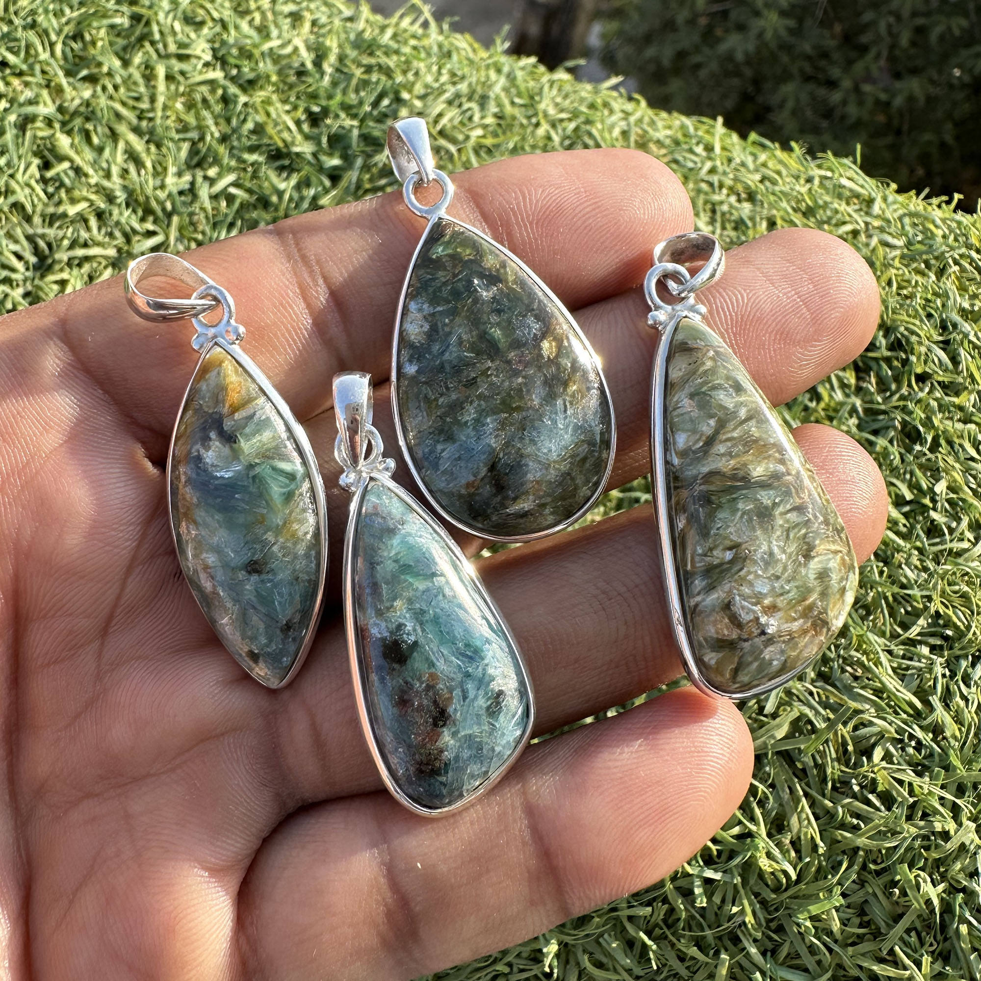 สีเขียว