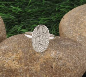 Bague de mariage classique moderne en argent sterling 925, forme ovale, à anse fendue, pour femme, style artisanal géométrique - Product Image 1