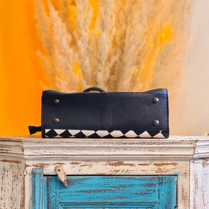 Bolso Bandolera de Cuero Genuino Hecho a Mano Estilo Occidental, Correa Única, Portátil para Viaje, Compacto de 7 Pulgadas, de Alta Calidad para Mujer - Product Image 5