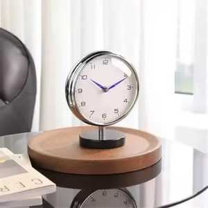 Reloj de Escritorio Redondo Dorado Metálico Moderno, Base Compacta con Espejo, Reloj Despertador Analógico de Mesa, Reloj de Cuarzo Silencioso para Mesa de Noche - Product Image 5