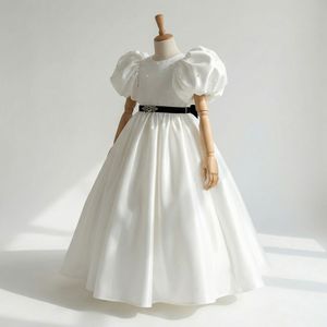 Elegante Vestido Formal de Satén para Niñas con Mangas Decorativas y Detalle de Cristal en la Cintura para Eventos Especiales - Product Image 3