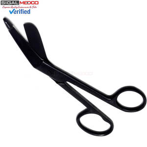 กรรไกรตัดผ้าพันแผลแบบวงแหวนขนาดใหญ่ 1 ชิ้น สำหรับแพทย์และพยาบาล ขนาด 5.5 นิ้ว สีดำ เคลือบฟลูออไรด์ ผลิตจากสแตนเลสสตีล สำหรับการปฐมพยาบาล - Product Image 3