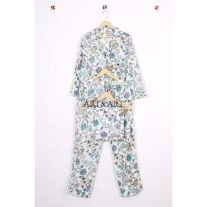 ชุดนอนผ้าฝ้ายลายดอกไม้แฟชั่นสำหรับผู้หญิง พร้อมเสื้อติดกระดุม กางเกงระบายขอบนุ่ม สวมใส่สบาย เหมาะสำหรับใส่นอนหรือใส่ในชีวิตประจำวัน - Product Image 5