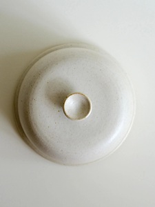 Mantequillera Minimalista con Tapa Abombada, Perilla de Fácil Apertura, Acabado Mate Suave, Plato Compacto, Elegante Almacenamiento de Mantequilla para Cocina - Product Image 4