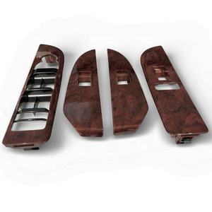 Juego de 4 Cubiertas Decorativas para el Panel de Interruptores de Ventanas, para GMC Yukon Denali, Chevrolet Tahoe y Suburban 2010-2014, Reemplazo OEM, Color Madera - Product Image 4
