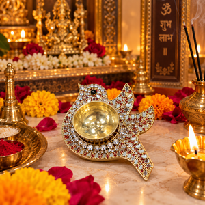 Diya de latón con diseño de pájaro y efecto espejo – Elegante y tradicional Diya decorativa para Diwali, Pooja y decoración del hogar - Product Image 3