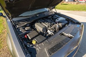 Voiture d'occasion en parfait état, Dodge Challenger R/T Scat Pack Widebody Coupé 2023, prête à être expédiée - Product Image 5