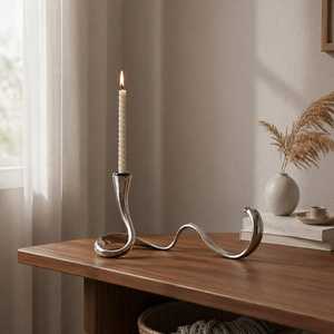 Support de bougie en métal sur trépied avec base stable, design élégant et matériau durable pour des configurations d'éclairage décoratif - Product Image 1