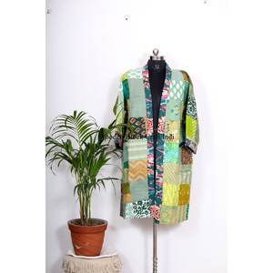 ชุดกิโมโนผ้าไหมวินเทจสไตล์โบฮีเมียน ชุดคลุมสำหรับงานเทศกาล งานฝีมือเย็บปะติดปะต่อจากผ้าส่าหรี ชุดคลุมกิโมโนผ้าไหมรีไซเคิล ชุดคลุมอาบน้ำแบบยูนิเซ็กซ์ - Product Image 3