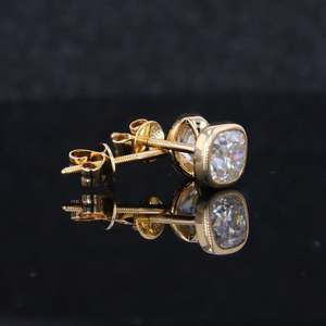 Pendientes de Diamantes Cultivados en Laboratorio con Corte Cojín en Oro, Oro Rosa, Oro Blanco o Plata VVS VS D E F para Mujer - Product Image 4