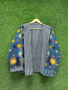 เสื้อแจ็คเก็ตปักลายดอกไม้สไตล์โบฮีเมียนสีน้ำเงินกำมะหยี่ ดีไซน์เนอร์ งานแฮนด์เมด สำหรับผู้หญิง เสื้อแจ็คเก็ตฤดูหนาว - Product Image 2