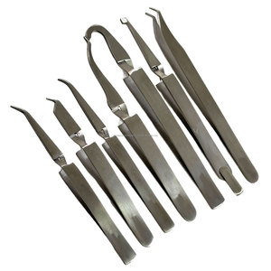 Juego de 7 Pinzas Ergonómicas de Ortodoncia Dental para Remoción y Colocación de Brackets, Instrumentos Quirúrgicos Manuales Plateados, Kit con Certificación CE - Product Image 1