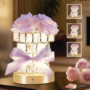 Elegante Lampada Notturna con Decorazione Floreale Viola, Base in Cristallo, 3 Colori Cangianti, Alimentazione Touch e USB, Idea Regalo Romantica - Product Image 2