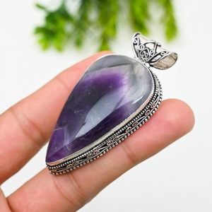 Pendentif en Agate Dentelle d'Amythyste Violette Fait Main en Argent Sterling, Bijou Bohème Vintage en Pierre Précieuse - Product Image 3