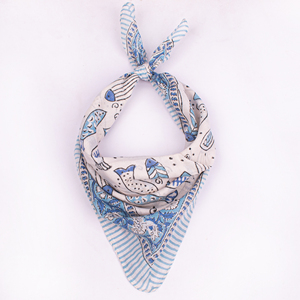 Foulard carré en coton de luxe style bohème, motif poisson bleu, accessoire décontracté printemps-été, couvre-chef respirant et léger - Product Image 4
