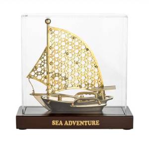 Elegante Escultura de Barco de Metal, Decoración de Barco de Vela de Latón Antiguo para Mesa de Centro de Sala de Estar al Precio Más Bajo - Product Image 1