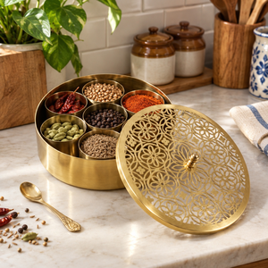 Ensemble de boîtes à épices en laiton pur Royal avec couvercle et cuillère à motifs sculptés, boîte à épices ronde multi-compartiments pour le rangement en cuisine - Product Image 3