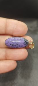 Colgantes de Charoita Natural de Alta Calidad, Estilo Bohemio, Chapados en Oro, Forma Ovalada, Venta al Por Mayor - Product Image 2