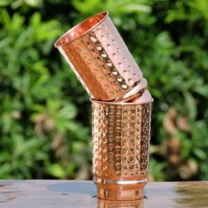 Verre en cuivre conique le plus vendu pour la maison et l'hôtel, livré avec des accessoires de boisson en cuivre pur à prix raisonnable - Product Image 6