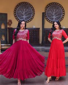 Vestido Anarkali de Diseñador con Bordado de Lentejuelas Zari y Apliques Florales, Vestido de Novia para Exportación - Product Image 6