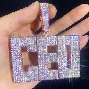 Colgante con Letra CEO Iced Out en Acabado Oro Rosa con Moissanita VVS, Joyería Hip Hop Brillante de Plata de Ley 18 Quilates Unisex - Product Image 3