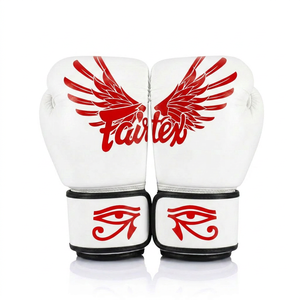ถุงมือชกมวย MMA Fairtex รุ่น Custom Gold สำหรับมืออาชีพ - หนังแท้ สำหรับฝึกซ้อมคิกบ็อกซิ่ง ป้องกันการลื่น พร้อมสายรัด - Product Image 5