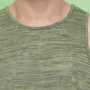 Débardeur de sport pour homme de qualité supérieure - Léger et respirant - Idéal pour la salle de sport, les sports et le fitness - Product Image 6