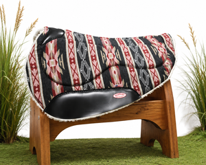 Cache-oreilles en fourrure de qualité supérieure avec motif rouge et noir, doublure polaire et housse de <span class=keywords><strong>selle</strong></span> pour l'équitation et la chaleur hivernale - Product Image 1