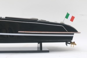 RIVA ISEO Pintado en Negro - Maqueta de Lancha Rápida de Madera Hecha a Mano para Colección, Regalo Empresarial Navideño Global, Estilo Náutico - Product Image 6