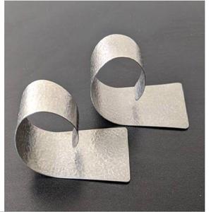 Ensemble d'anneaux de serviette ronds en aluminium argenté mat moderne, durables et écologiques, porte-serviettes pour mariage, hôtel, restaurant, décoration de table. - Product Image 3