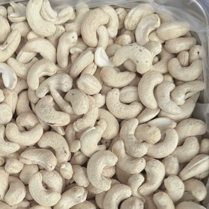 Noix de cajou grillées en gros du Vietnam, biologiques, entières, W320 Santigo Ltd, prix abordable, emballage OEM ODM - Product Image 1