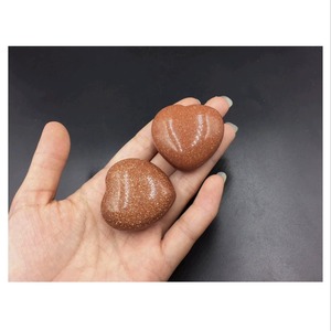 Lot en gros de cabochons en pierre de grès naturelle en forme de cœur bombé, perles de pierres précieuses de formes et tailles variées, vendues au poids, pour la fabrication de bijoux - Product Image 1