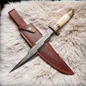 Cuchillo de Camping Multifuncional Hecho a Mano con Acero de Damasco, Mango de Plástico, Grado Industrial, Longitud Personalizable, Duradero y Ligero - Product Image 1