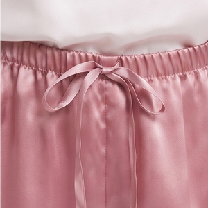 Shorts en satin rose pour femme, taille mi-haute, avec cordon de serrage, coupe régulière, respirants, 100% soie, pour la nuit - Product Image 4