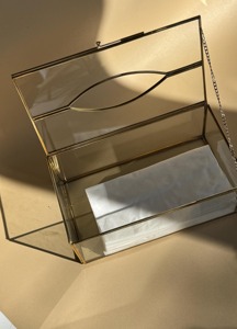 Boîte à mouchoirs en verre moderne avec cadre doré, design transparent, pratique pour la décoration de la maison, la table basse et le confort quotidien - Product Image 3