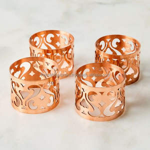 Ensemble de 4 ronds de serviette en or rose de meilleure qualité Design personnalisé Porte-serviettes réutilisable Anneaux bon marché Décoration de mariage et de table - Product Image 1