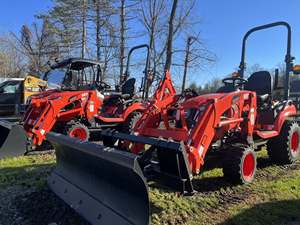 Potente y Compacto Mini Tractor KIOTI, Equipo Agrícola con Utilidad Versátil para Trabajos de Campo, Jardinería y Cuidado de Propiedades - Product Image 6