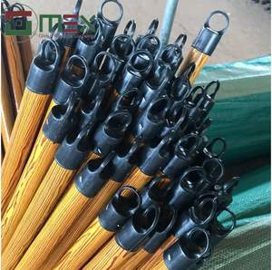 Balais en bois de qualité supérieure GMEX Vietnam, vente en gros directe d'usine, tête en plastique, écologique, classique, nettoyage facile, 120 cm - Product Image 1
