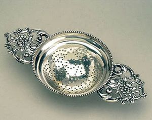 Stainless Steel Tea Strainer With Decorative Handles Polished Finish Reusable Classic Style Mesh Infuser - Product Image 3
