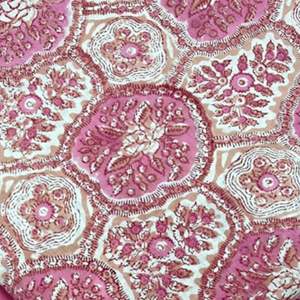 Textil Decorativo para el Hogar de Primera Calidad, 100% Algodón Tejido Puro de la India, Suave y Ecológico, Estampado a Mano en Jaipur, Tintes No Tóxicos, Apto para Acolchado - Product Image 1