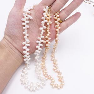 สร้อยคอมุกน้ำจืดทรงกลีบดอกไม้สไตล์บาโรกย้อนยุคแบบเกาหลี ดีไซน์เรียบง่ายสำหรับใส่ที่ไหปลาร้า - Product Image 2