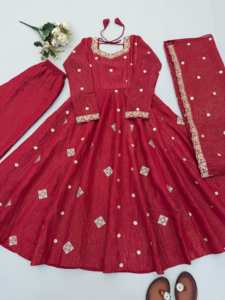 Robe Anarkali en soie froissée avec broderie de créateur et sequins, avec bas et dupatta, entièrement cousue, prête à porter. - Product Image 6