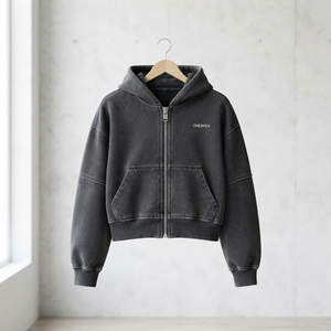 Sweat à capuche gris anthracite personnalisé, coupe oversize courte, avec coutures à panneaux, style streetwear - Product Image 3