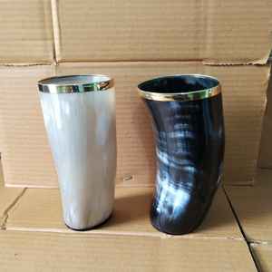 Taza de cuerno de buey auténtica hecha a mano con borde de latón a precio económico. - Product Image 1
