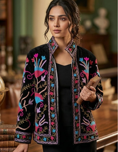 Veste pour femme en velours floral brodé à la main Suzani avec doublure en coton - Printemps/Automne/Hiver Cadeau pour elle - Product Image 1