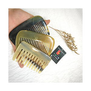 CHEVEUX DE BUFFLE CORNE PEIGNE Usine Offre Spéciale logo personnalisé corne peigne utilisé pour cheveux brussing et massage nouvelle conception peigne - Product Image 1