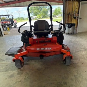 Tondeuse à gazon Kubota Z411 commerciale à braquage zéro, moteur diesel, système de coupe robuste, offrant une coupe précise et une utilisation rapide. - Product Image 4